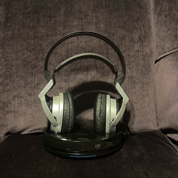 Sony Wireless Headphones DP-RF6000 Missing Charging Cable - Picture 1 of 6